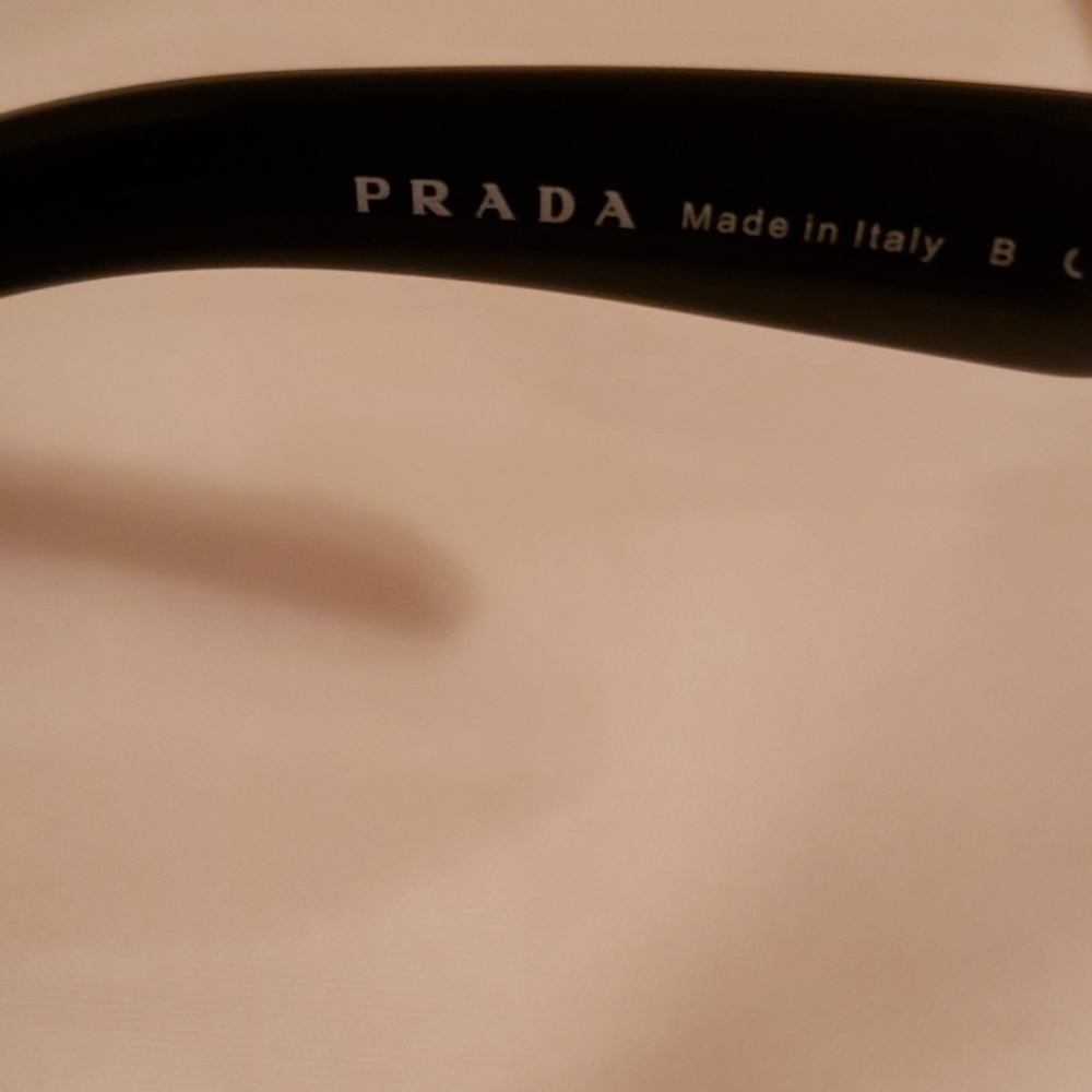 Sunglasses - Picture 2 of 7